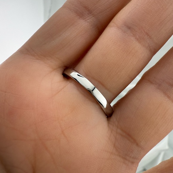 Silver Crystal Engagement-Style Ring – Sparkling Statement Jewelry - Picture 8 of 11